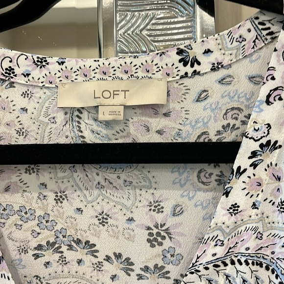 Loft Paisley Puff Sleeve Button dress. Easy breezy summer dress drop waist. - Picture 2 of 6